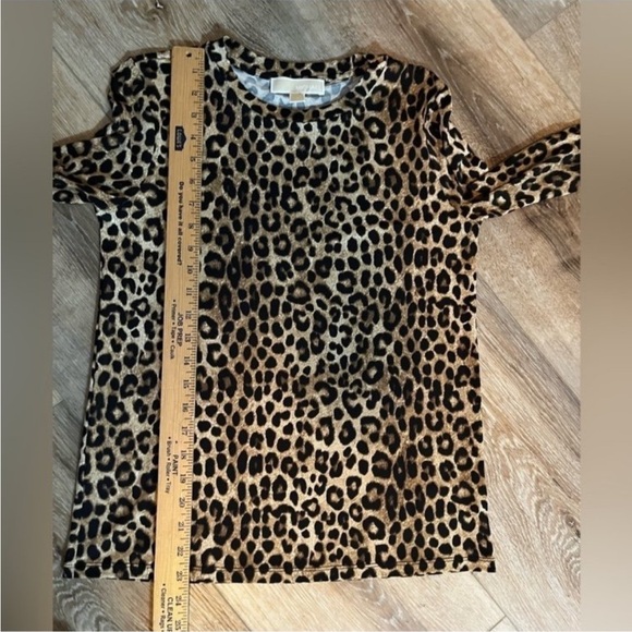Must Go‼️ NWOT Michael Kors Leopard Long Sleeve Top. Read Description Carefully - Picture 2 of 4
